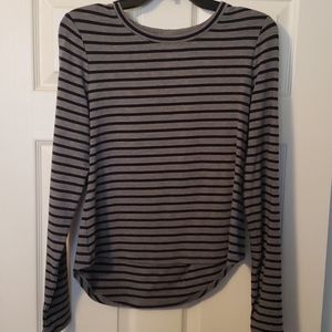 PIVOT FITTED TEE Cabi Fall 2019